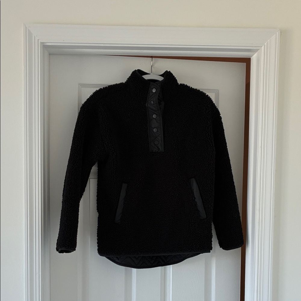 Athleta Woman’s Black Fleece Pullover